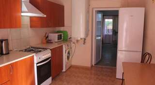 Гостиница Bliznetsy Guest House Заозёрное Четырехместный номер с ванной-3